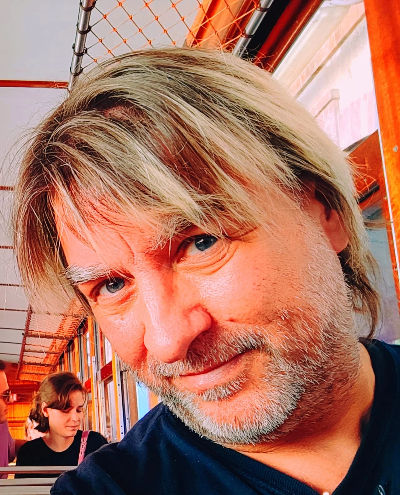 髭を生やした男